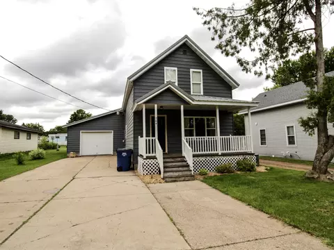 704 S 3rd Ave, Edgar, WI 54426