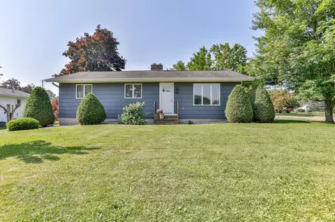 495 Kreutzer St, Athens, WI 54411