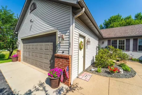 3102 Foxtail Ct, Weston, WI 54476