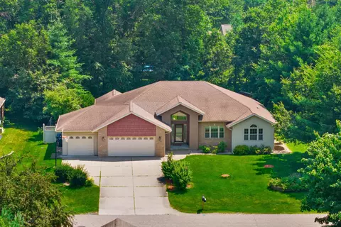 1980 Norway Pine Dr, Plover, WI 54467