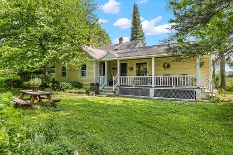 1780 Waller Rd, Iola, WI 54945