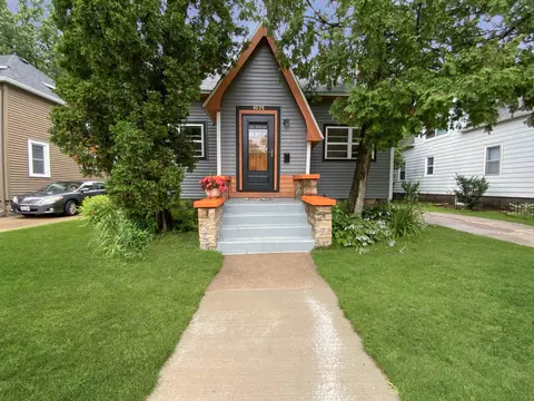 1025 Smith St, Stevens Point, WI 54481