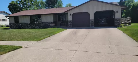 420 S Good Hope Rd, De Pere, WI 54115
