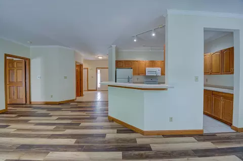 Living - 5211 Pine St, Weston, WI 54476 photo 6 of 7