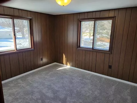 Bedroom - 613 E Becker Rd, Marshfield, WI 54449 photo 2 of 3