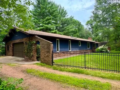 5331 Greenview Ln, Stevens Point, WI 54482