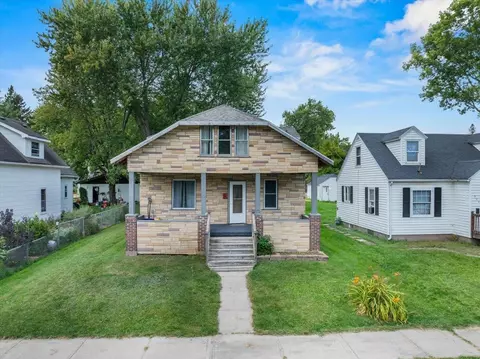 906 S Ash Ave, Marshfield, WI 54449