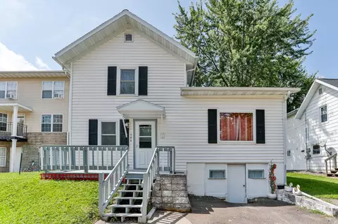 105 Allen St, Athens, WI 54411