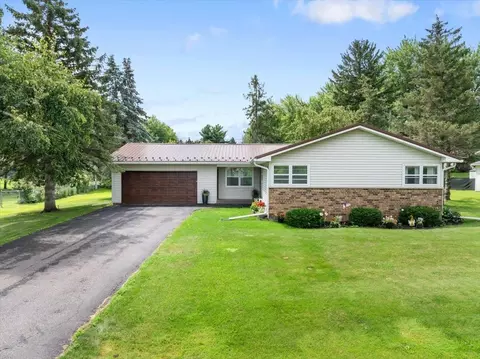 416 W Leonhard St, Marshfield, WI 54449