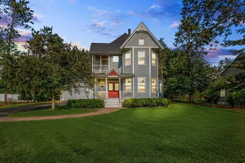 1020 Victorian Ln, Plover, WI 54467