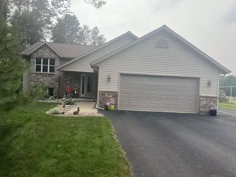 2205 Meadowood Dr, Kronenwetter, WI 54455