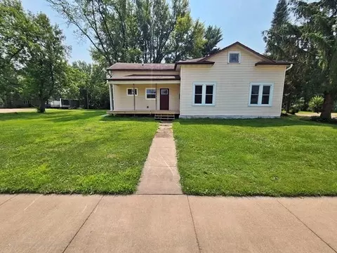 311 W South St, Loyal, WI 54446