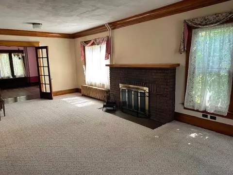 Living - 113 S Cherry Ave, Marshfield, WI 54449 photo 1 of 2