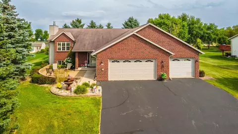 2064 Gary Lee Dr, Mosinee, WI 54455