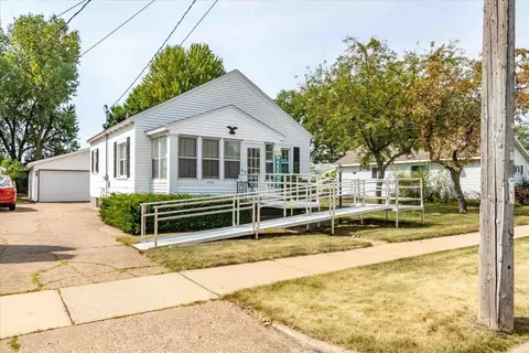 720 Dewey St, Wisconsin Rapids, WI 54494