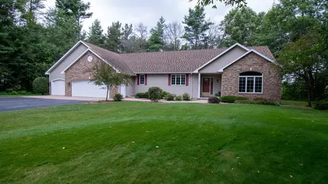 740 River Oaks Trl, Kronenwetter, WI 54455