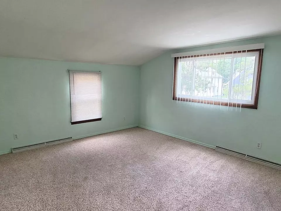 Bedroom - 1131 S 5th Ave, Wausau, WI 54401 photo 5 of 11