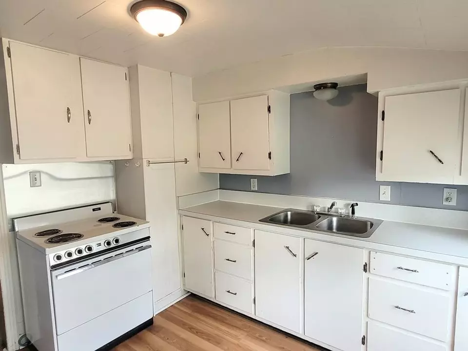 Kitchen - 1131 S 5th Ave, Wausau, WI 54401 photo 6 of 7