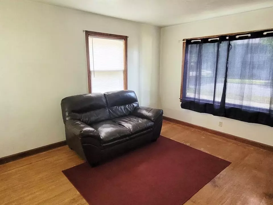 Living - 1131 S 5th Ave, Wausau, WI 54401 photo 2 of 6