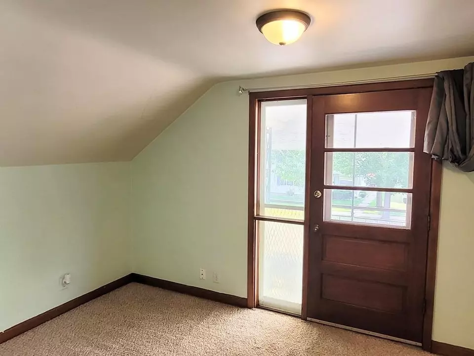 Bedroom - 1131 S 5th Ave, Wausau, WI 54401 photo 10 of 11