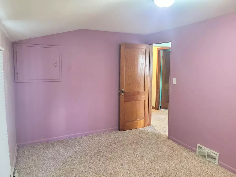 Bedroom - 1131 S 5th Ave, Wausau, WI 54401 photo 6 of 11