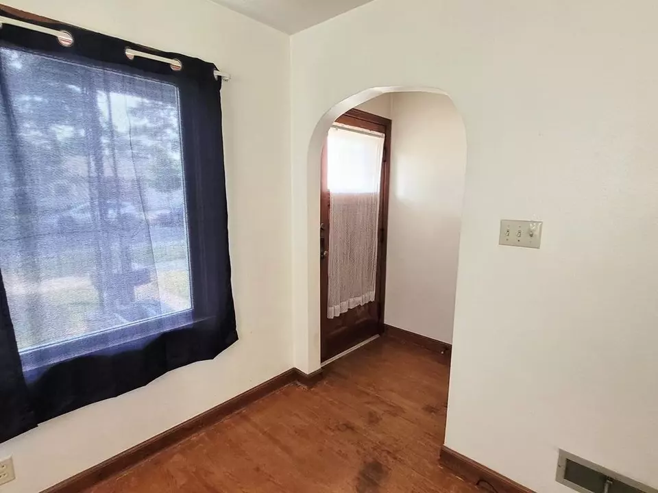 Entry Way - 1131 S 5th Ave, Wausau, WI 54401 photo 3 of 5