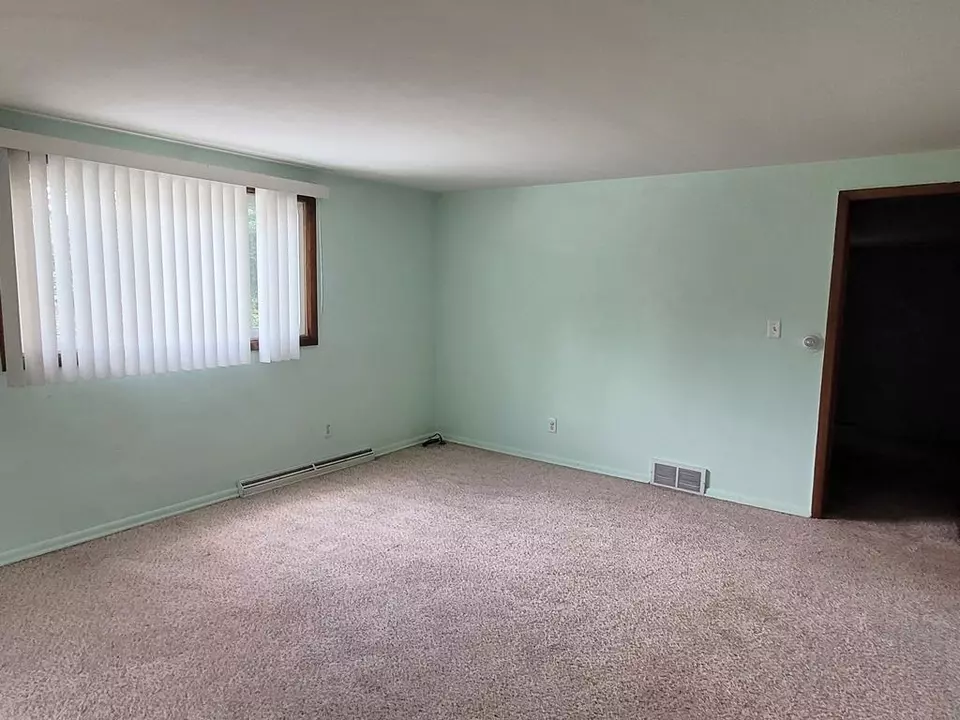 Living - 1131 S 5th Ave, Wausau, WI 54401 photo 6 of 6