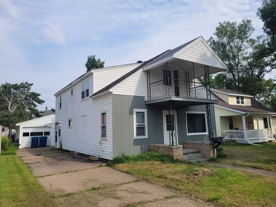 Exterior - 1131 S 5th Ave, Wausau, WI 54401 photo 2 of 7