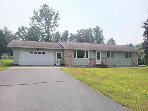2621 Springville Dr, Plover, WI 54467
