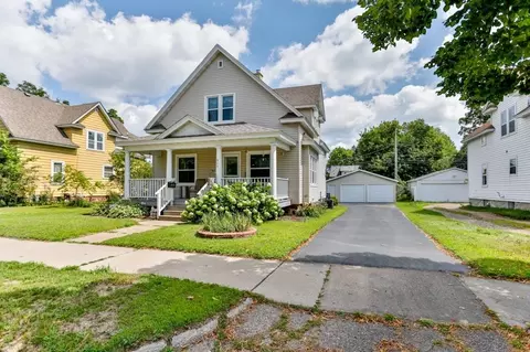 915 S 6th Ave, Wausau, WI 54401