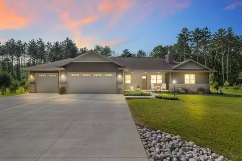 1784 Two Sisters Ct, Stevens Point, WI 54482