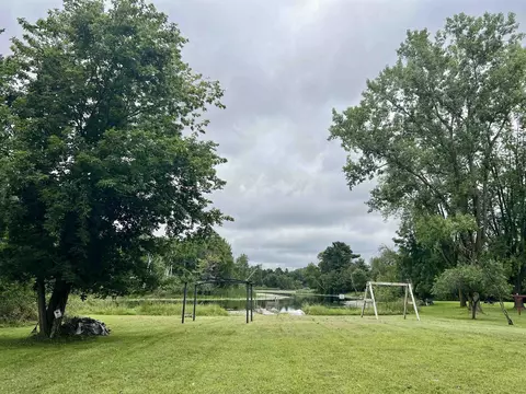 120 Frontage Rd, Iola, WI 54945 photo 5