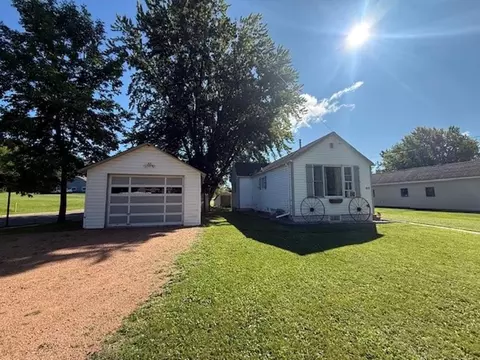 612 N 2nd St, Medford, WI 54451