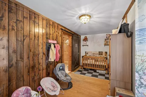 Entry Way - e2290 Flaata Road, Iola, WI 54945 photo 4 of 7