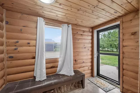 Entry Way - e2290 Flaata Road, Iola, WI 54945 photo 1 of 7