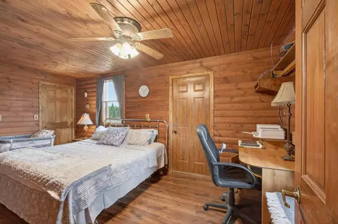 Bedroom - e2290 Flaata Road, Iola, WI 54945 photo 1 of 10