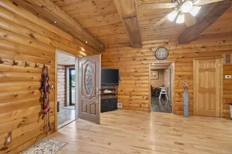 Entry Way - e2290 Flaata Road, Iola, WI 54945 photo 2 of 7