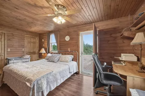Bedroom - e2290 Flaata Road, Iola, WI 54945 photo 2 of 10