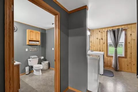 Entry Way - e2290 Flaata Road, Iola, WI 54945 photo 5 of 7