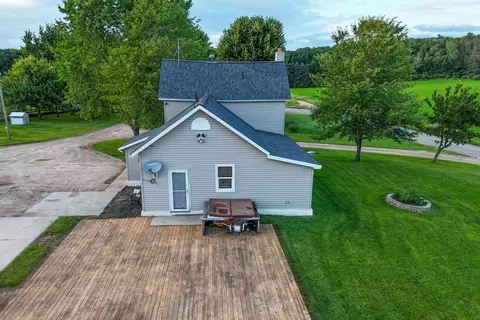 Exterior - e2290 Flaata Road, Iola, WI 54945 photo 4 of 10