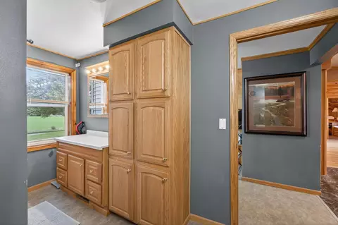 Entry Way - e2290 Flaata Road, Iola, WI 54945 photo 6 of 7
