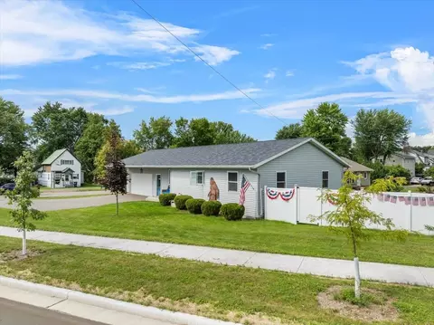 1205 S Maple Ave, Marshfield, WI 54449 photo 3
