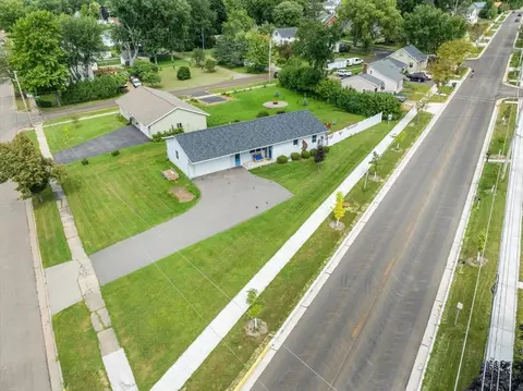 1205 S Maple Ave, Marshfield, WI 54449 photo 5