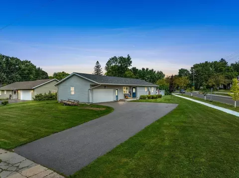 1205 S Maple Ave, Marshfield, WI 54449 photo 4
