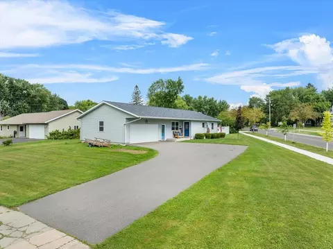 1205 S Maple Ave, Marshfield, WI 54449 photo 2