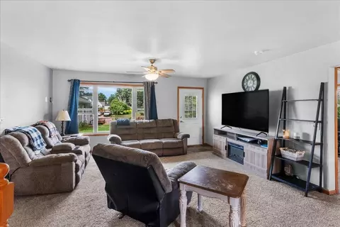 1205 S Maple Ave, Marshfield, WI 54449 photo 11