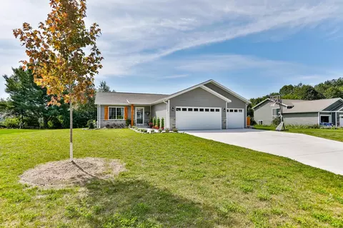 816 Stone Ridge Dr, Mosinee, WI 54455