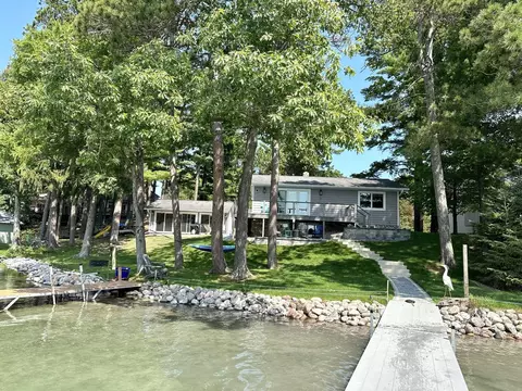 n2645 Pleasant Park Lane, Waupaca, WI 54981