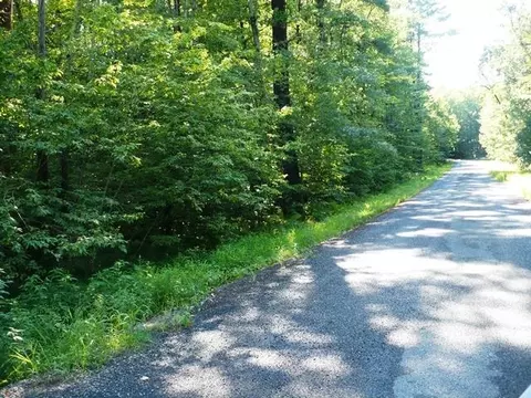 w8505 Natures Road, Greenwood, WI 54437