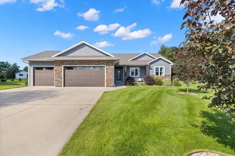 520 Silverleaf Ct, Plover, WI 54467